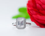 18Karat Gold Engagement Ring