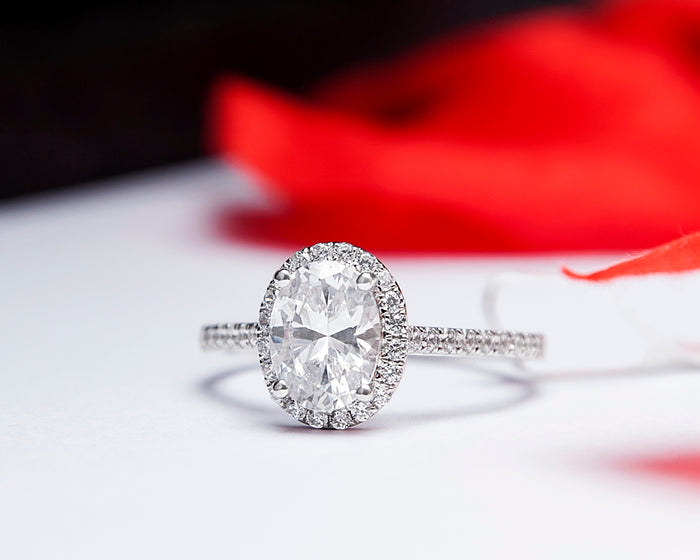 18Karat Gold Engagement Ring