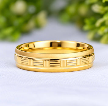 Everette 18Karat Yellow Gold Wedding Band