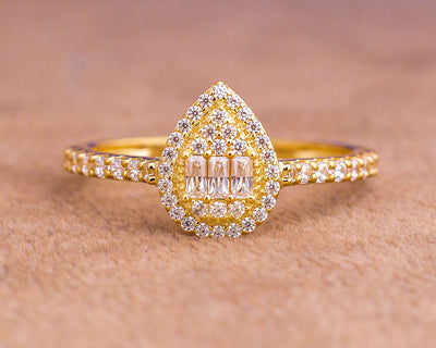 Brenda Pear 18Karat Yellow Gold Engagement Ring