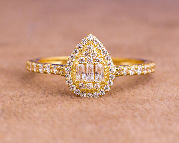 Brenda Pear 18Karat Yellow Gold Engagement Ring