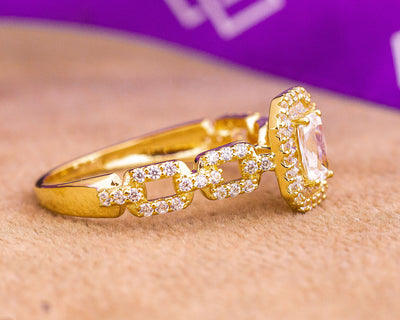 18Karat Gold Engagement Ring