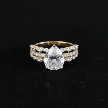 Lizzie Pear 18Karat Yellow Gold Moissanite Engagement Ring
