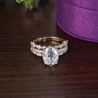 Lizzie Oval 18Karat Yellow Gold Moissanite Engagement Ring