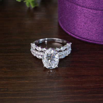 Lizzie Oval 18Karat White Gold Moissanite Engagement Ring