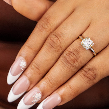 Ebony 18Karat Yellow Gold Engagement Ring