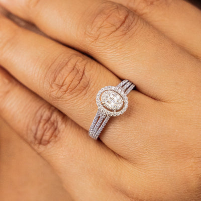 Luisa Oval 18Karat White Gold Engagement Ring