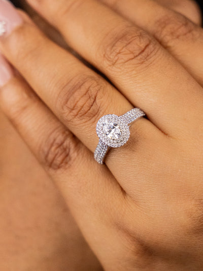Zinnia Oval 18Karat White Gold Engagement Ring