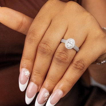 Zinnia Oval 18Karat White Gold Engagement Ring