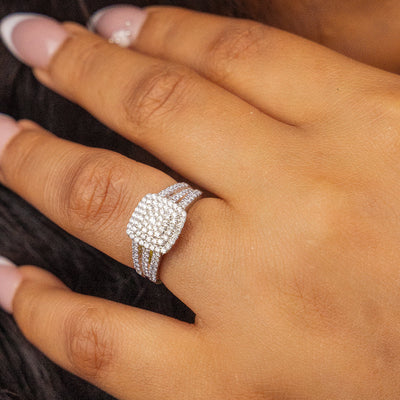 Amara 18Karat White Gold Diamond Engagement Ring