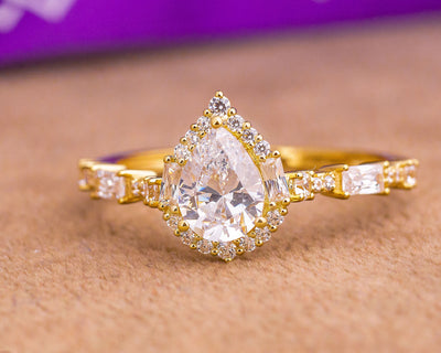 Ivanna Pear 18Karat Yellow Gold Engagement Ring