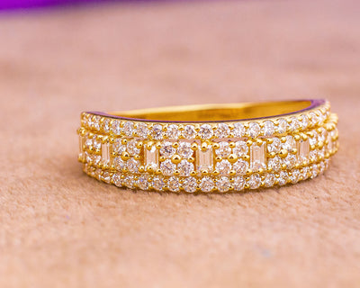 Kasandra 18Karat Yellow Gold Diamond Wedding Band