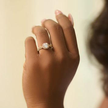 Tayo 18Karat Yellow Gold Engagement Ring