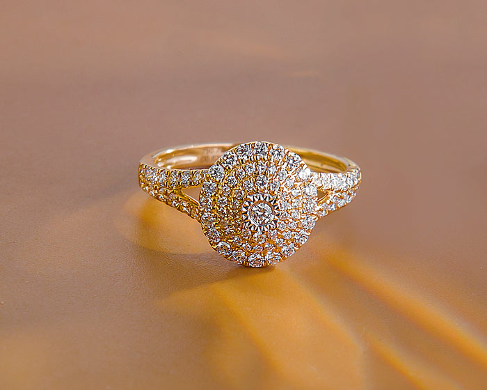 Leena 18Karat Yellow Gold SI Diamond Engagement Ring
